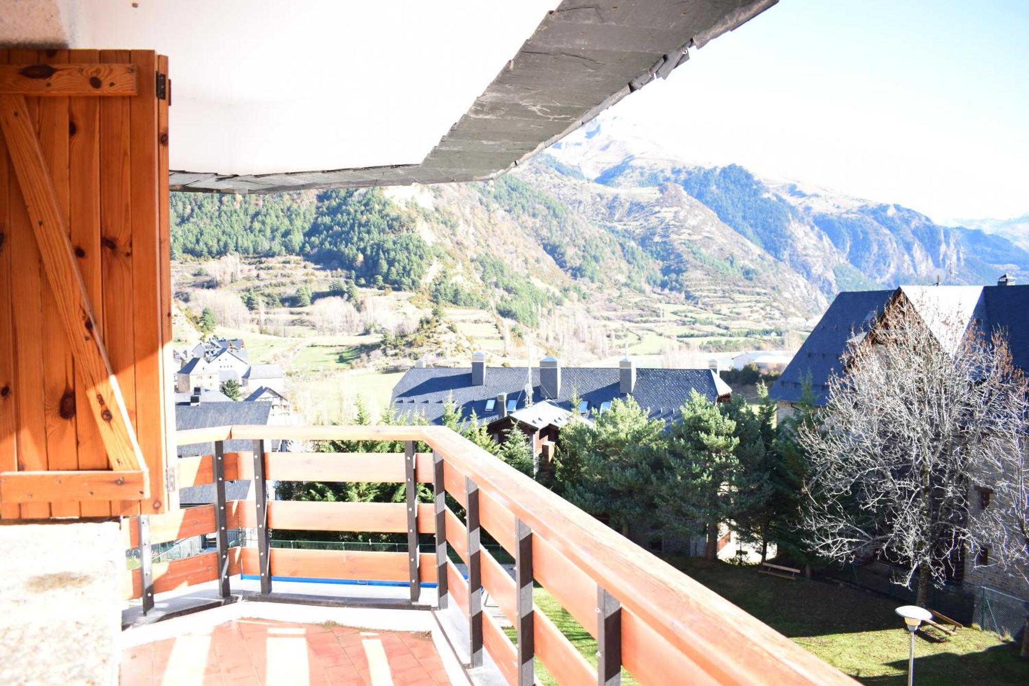 Saliecho Acogedor Apartamento Jardin Y Piscina Sallent de Gállego Exteriér fotografie